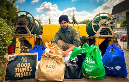 Weed Man Abbotsford Donates 500 Pounds of Food to Archway Abbotsford Food Bank